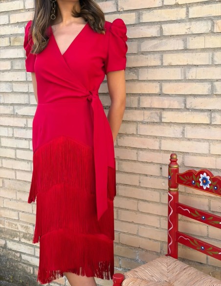 Robe midi croisée rouge avec jupe frangée