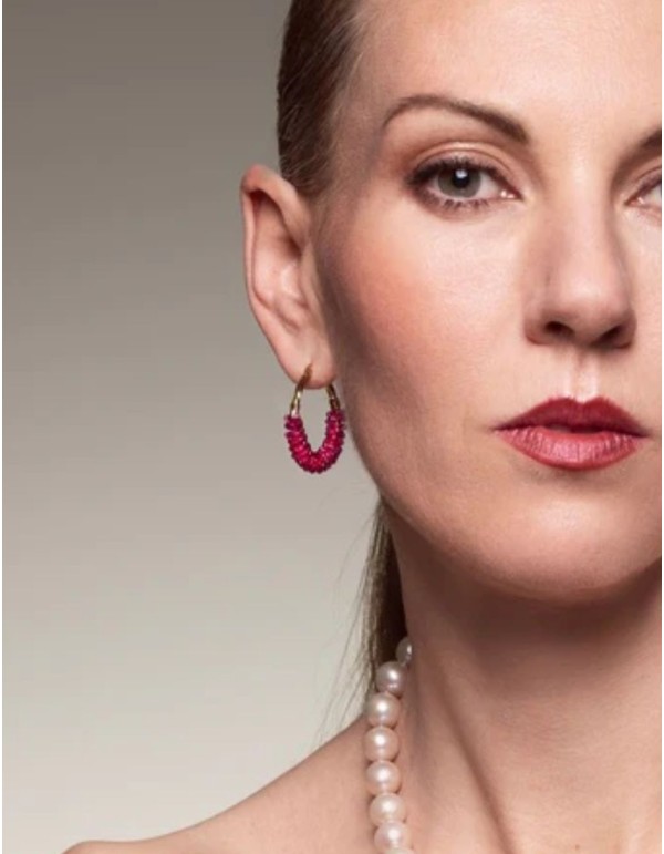 Boucles d'oreilles avec détails magenta