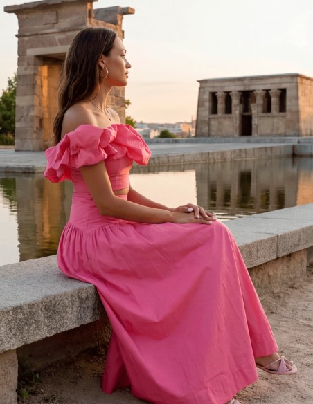 Élégante tenue d'invité avec jupon et jupe midi