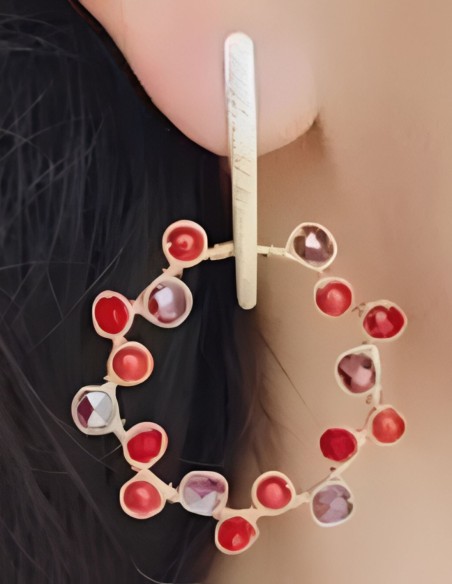 Boucles d'oreilles en or avec pierres semi-précieuses rouges