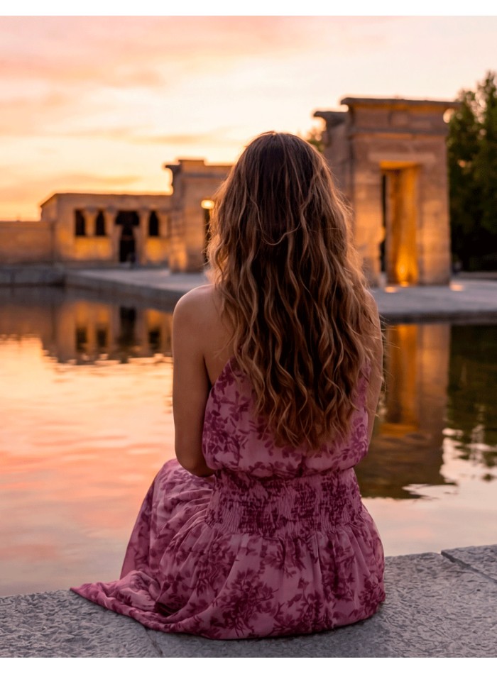 Conjunto halter estampado: el look romántico y fluido para invitadas