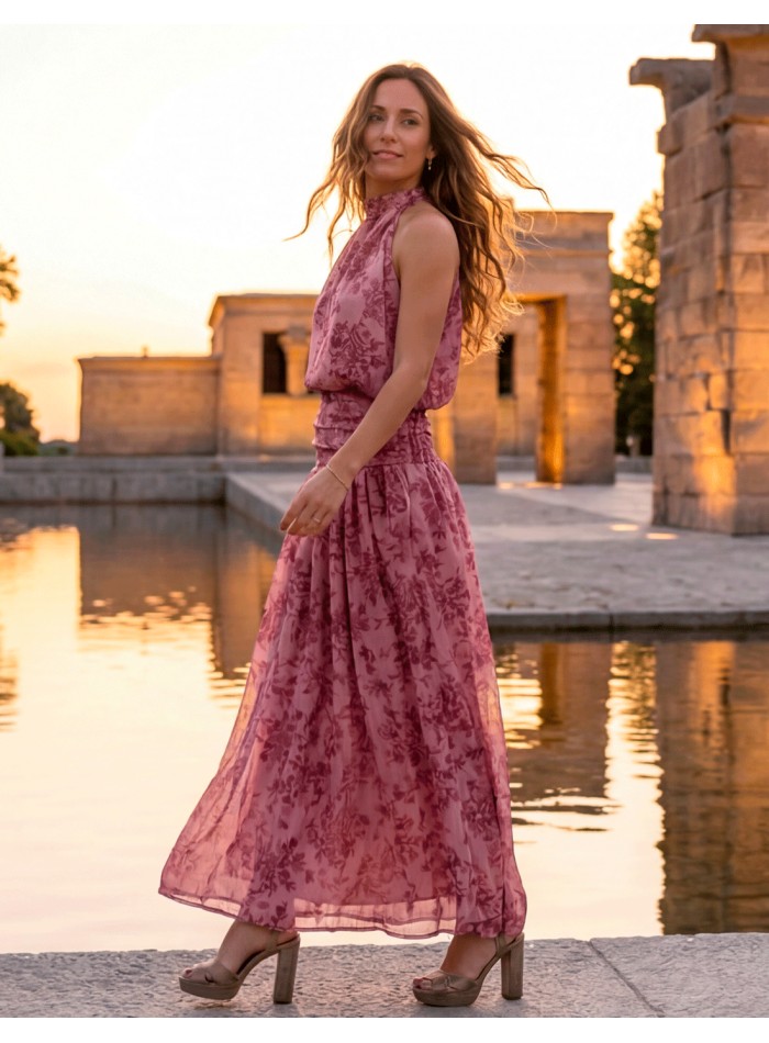 Conjunto de invitada con top halter y falda...