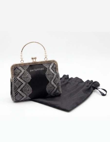 Sac noir avec dentelle au fuseau faite à la main et design élégant