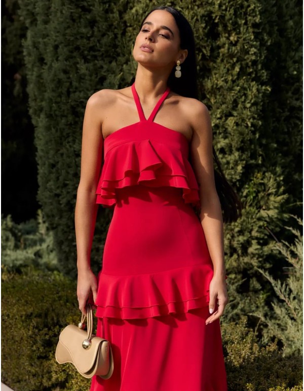 Longue robe rouge à volants en cascade et encolure licou 2