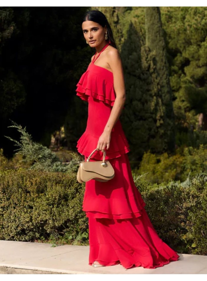Vestido largo rojo con volantes en cascada y escote halter