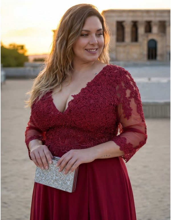 Longue robe bordeaux avec broderie et manches transparentes 2