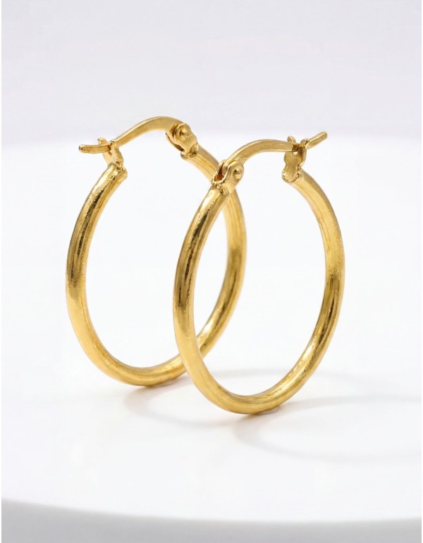 Pendientes de aro dorados elegantes