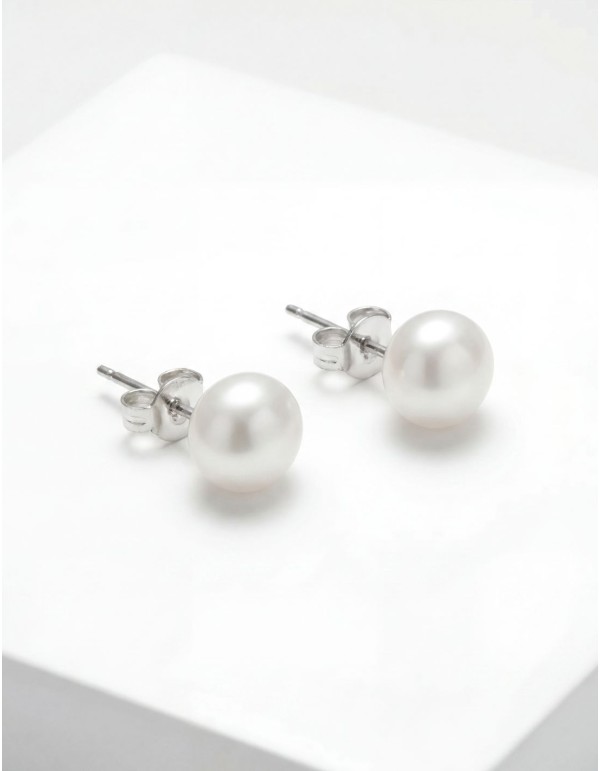Small and elegant white pearl earrings