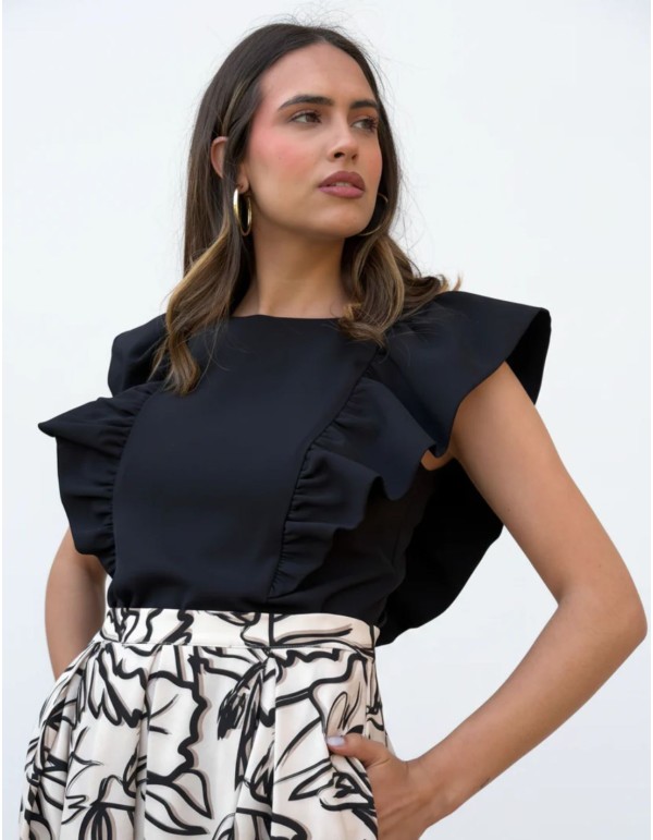 Top de invitada negro con volantes laterales 2