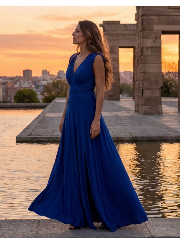 Vestido largo azul klein con escote en pico y drapeado