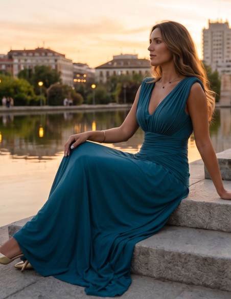 Vestido largo verde petróleo con drapeado en la cintura
