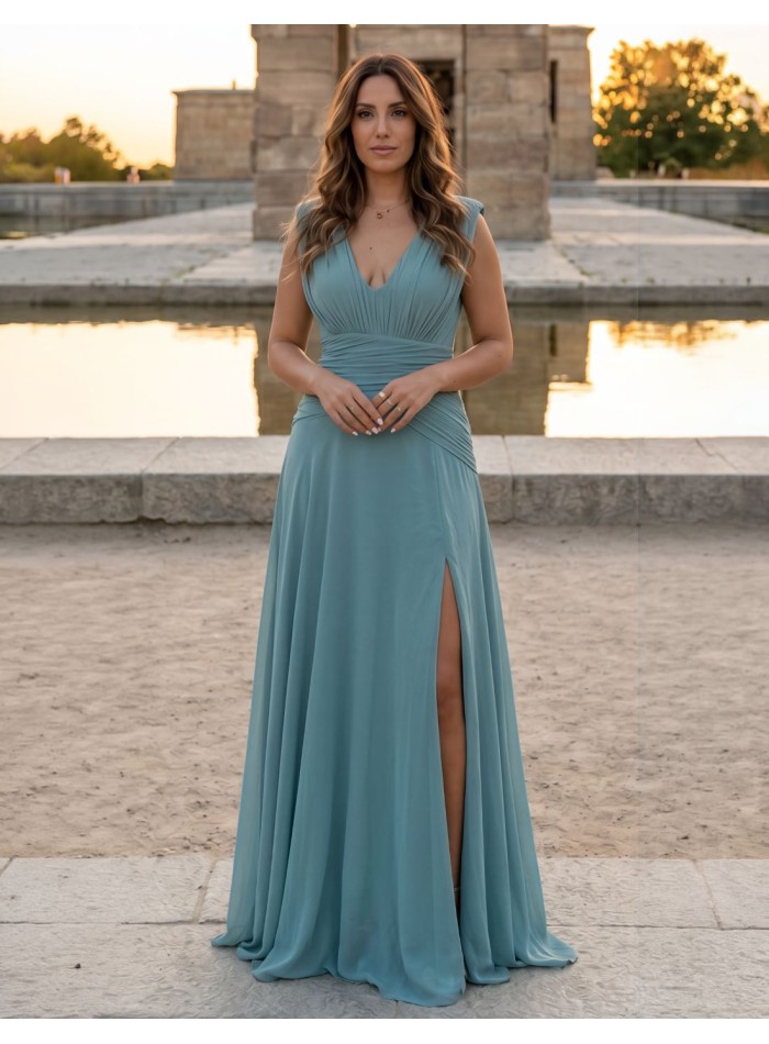 Longue robe turquoise poudrée avec décolleté en V