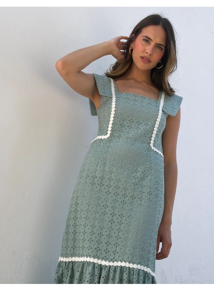 Robe midi vert jade avec broderie suisse et...