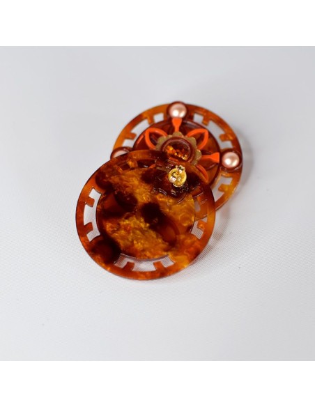 Circular earrings with crystal stones with pearlized effect