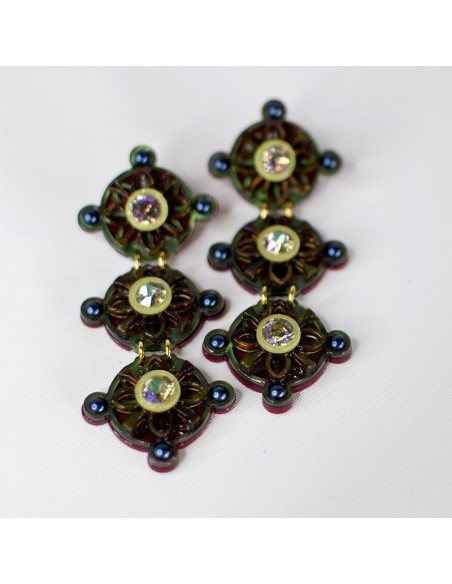 Longues boucles d'oreilles avec perles de verre effet perle