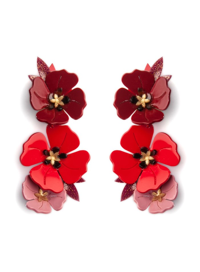 Pendientes largos de flores en color rojo para invitada