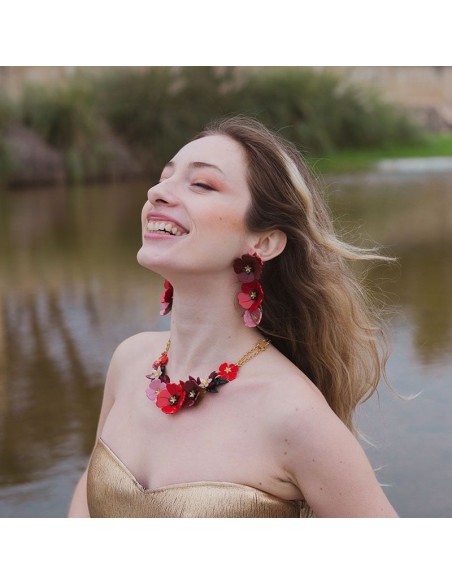 Boucles d'oreilles longues fleurs rouges