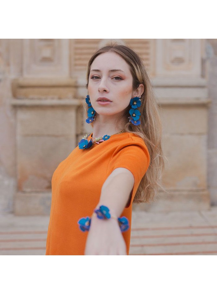 Pendientes largos de amapolas color azul