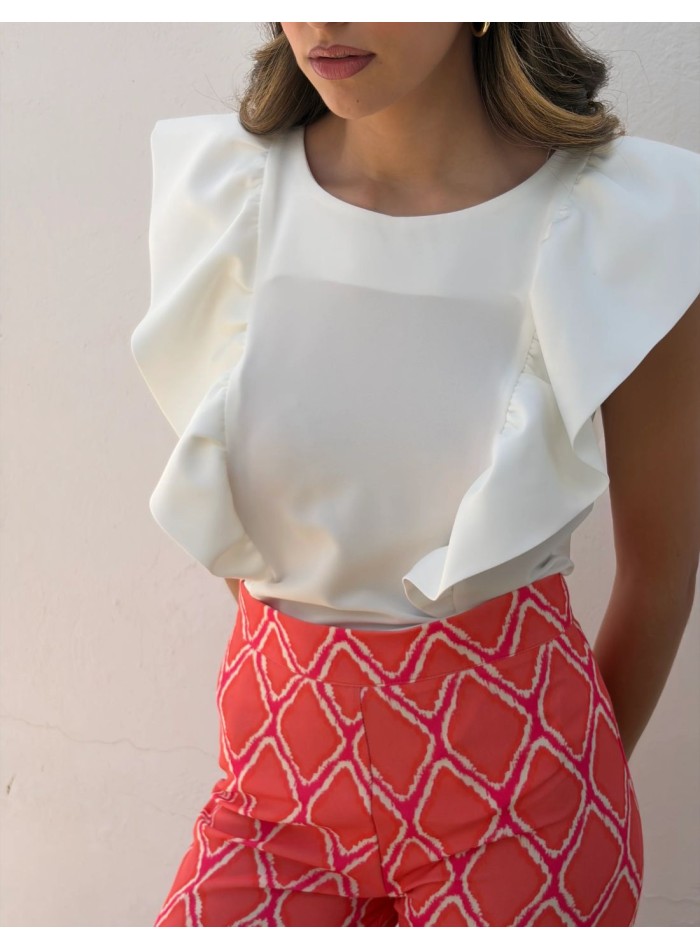 Top para invitada con maxi volantes para eventos