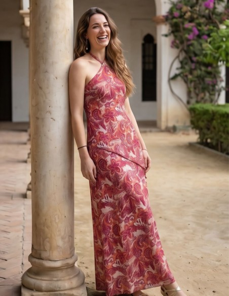 Vestido midi floral rosa con cuello halter para invitada