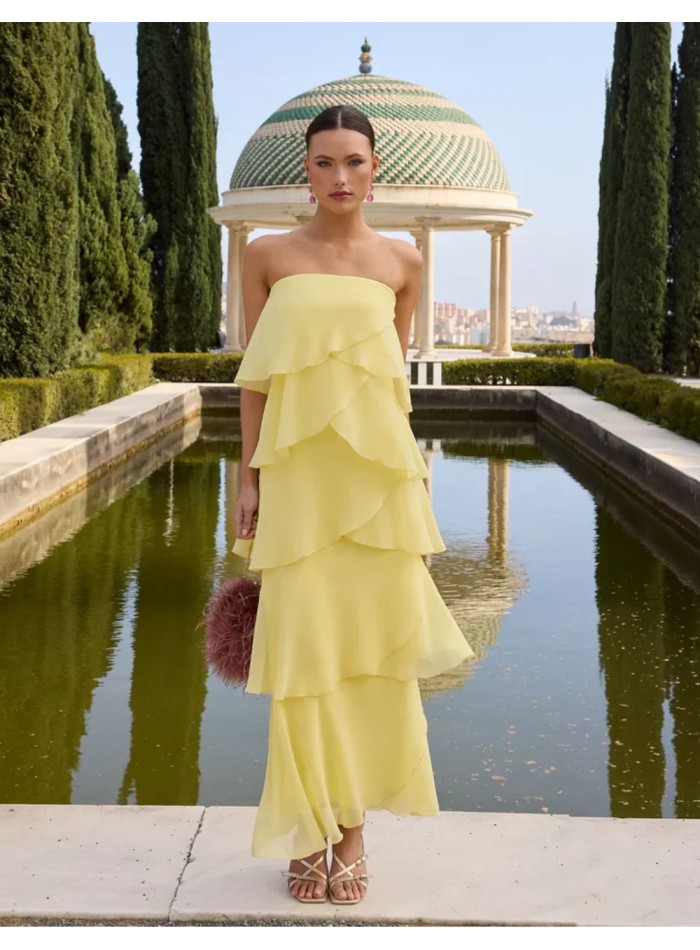 Robe longue avec encolure sans bretelles et...