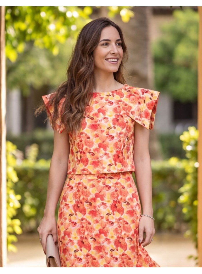 Two-piece set with flower print in orange tones