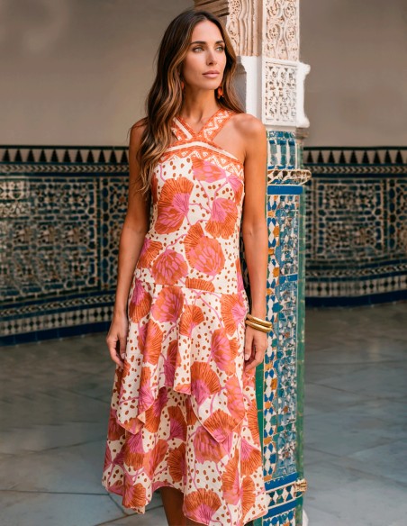 Vestido midi halter beige con estampado naranja y espalda elástica