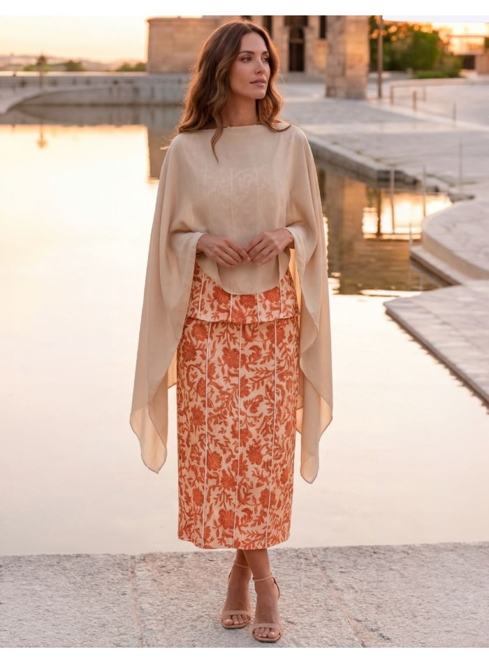 Cape d'invité en mousseline de soie beige
