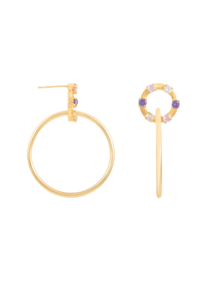 Pendientes estilo aros dorados entrelazados con mini piedras de color