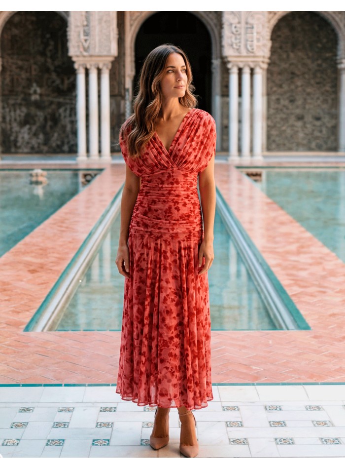 Un vestido pensado para mujeres que buscan comodidad, feminidad y sofisticación sin renunciar a un diseño favorecedor.