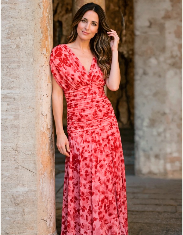 Robe midi imprimée rose avec décolleté en V et taille drapée