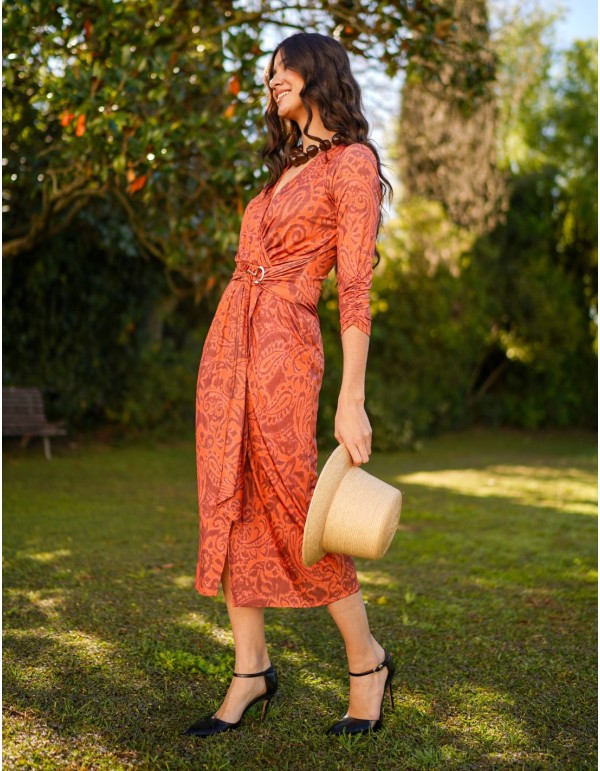 Robe midi imprimée carreaux avec détail à la taille 2