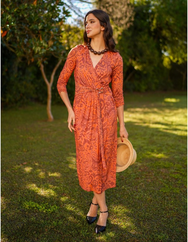 Vestido midi estampado en color teja con detalle en la cintura