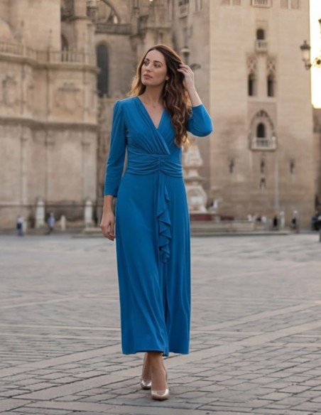 Vestido midi azul con escote en pico y detalle en cintura
