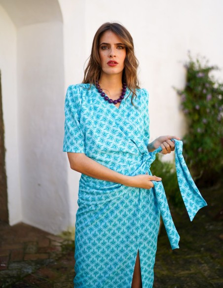 Vestido midi estampado de manga corta con detalle de nudo lateral