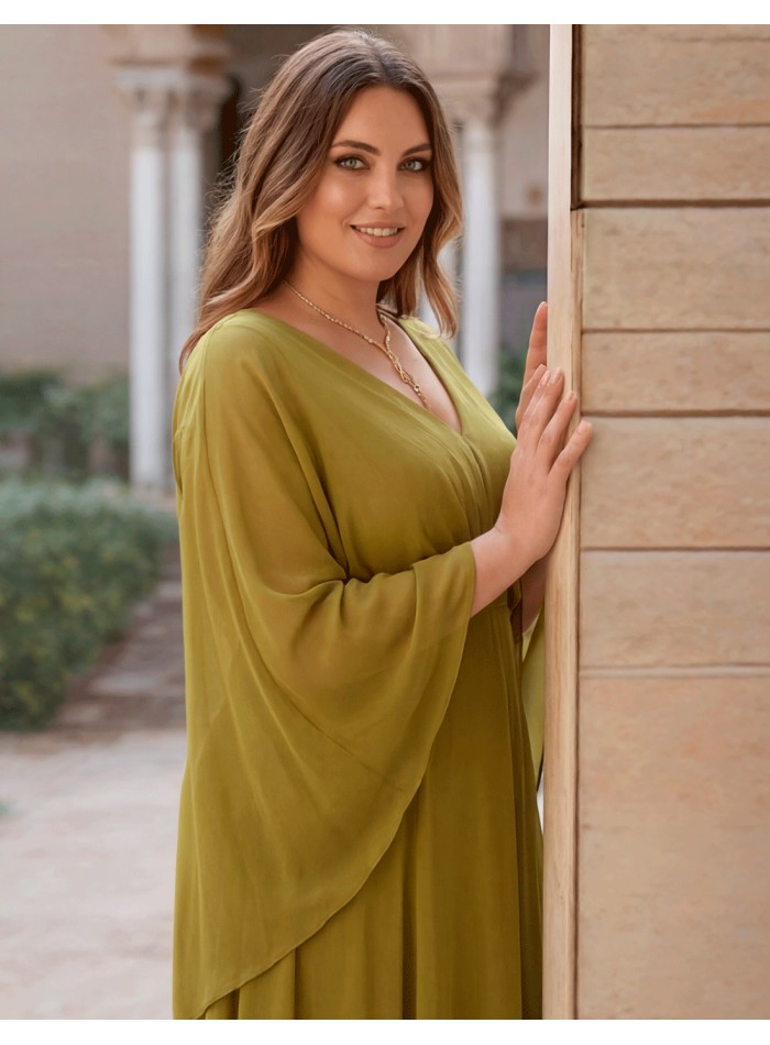 Un vestido diseñado para mujeres que quieren sentirse elegantes, seguras y favorecidas en ocasiones importantes.