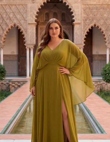 Une robe conçue pour les femmes qui veulent se sentir élégantes, confiantes et flattées dans les grandes occasions.