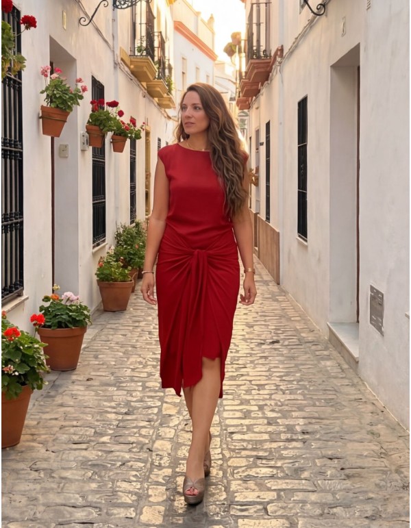 Vestido midi rojo con detalle de nudo en la cintura