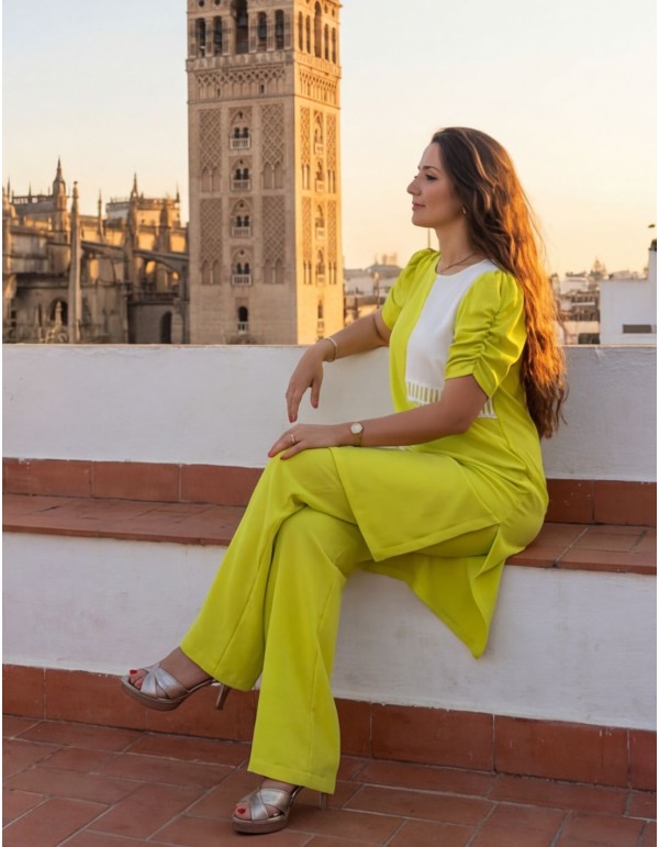 Conjunto color lima de blusa con mangas abullonadas y pantalón 2