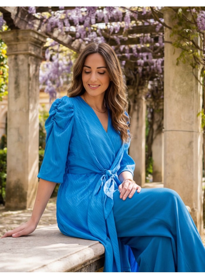 Knotted jacket and elephant pants set for guests