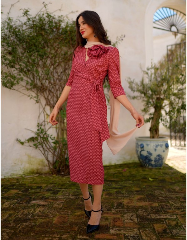 Printed midi dress with V-neckline and maxi flower detail