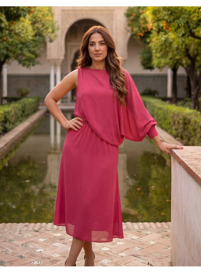 Robe midi rose à manches cape et drapée à la...