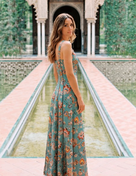 Vestido midi estampado floral en verde agua para invitada