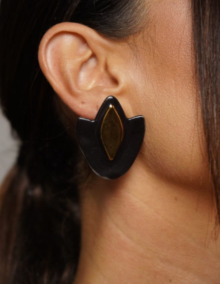 Pendientes maxi geométricos con detalle esmaltado