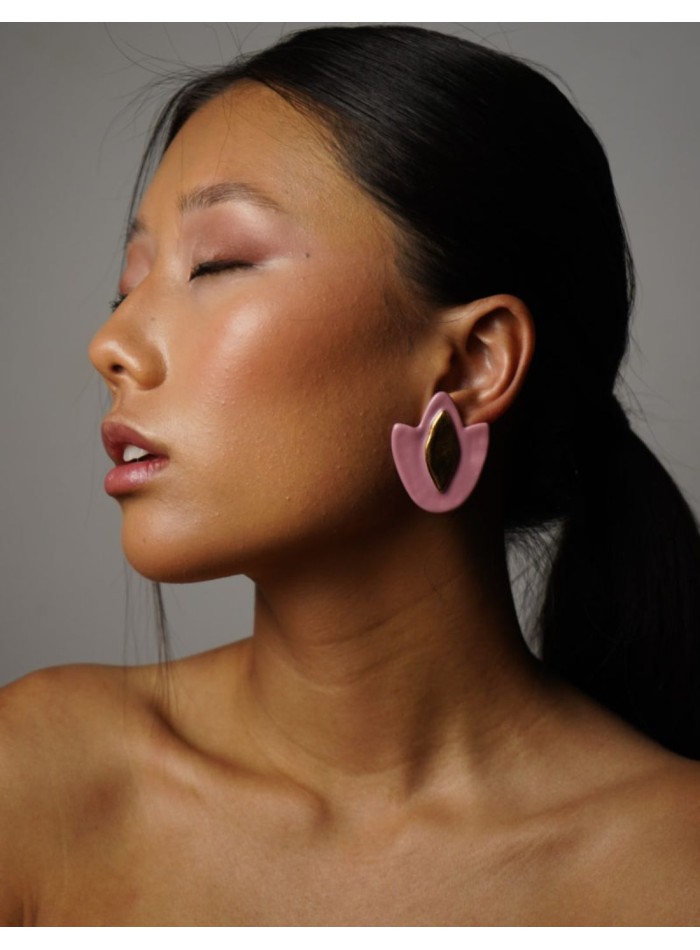 Geometric maxi earrings with enameled detail