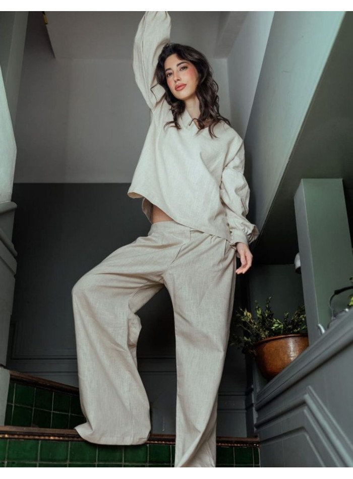 Pantalón de lino con tejido fluido y caída
