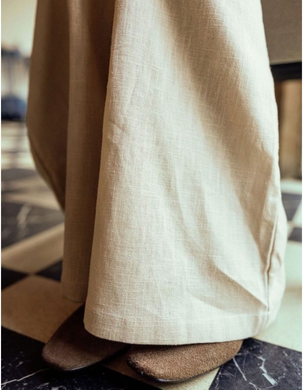 Pantalon en lin avec tissu fluide et drapé 2