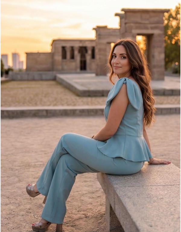 Conjunto de dos piezas con top y pantalón en verde agua 2