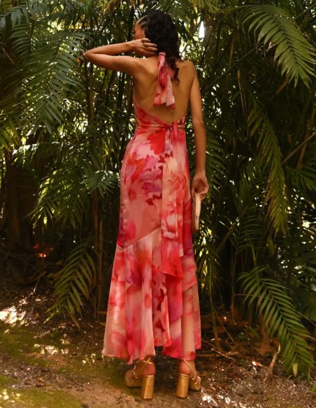 Vestido midi estampado rosa con cuello halter y espalda descubierta