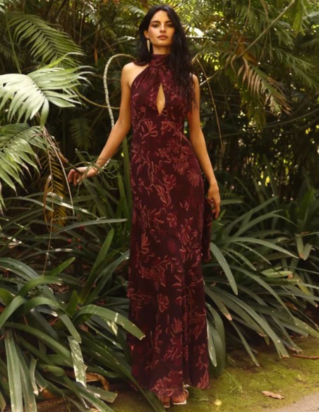 Vestido midi estampado color berenjena con cuello halter y espalda descubierta